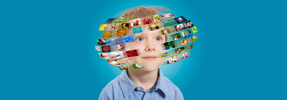 Bildschirmpausen sind das beste Mittel gegen digitalen Sehstress bei Kindern.