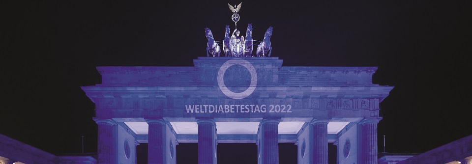 Am Weltdiabetestag blau erleuchtet: das Brandenburger Tor in Berlin.