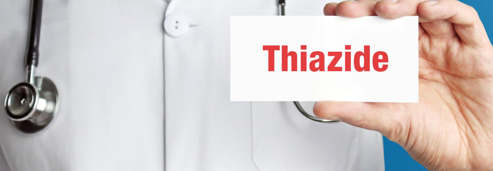 Die Thiazidtherapie sollte beenden werden, wenn sie nicht mehr nötig ist, um Hypertonie oder Ödeme zu behandeln, oder wenn Elektrolytstörungen auftreten.