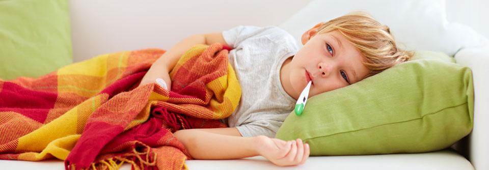 Trotz Fieber und Schmerzen sollte man bei Kindern auf Ibuprofen verzichten.