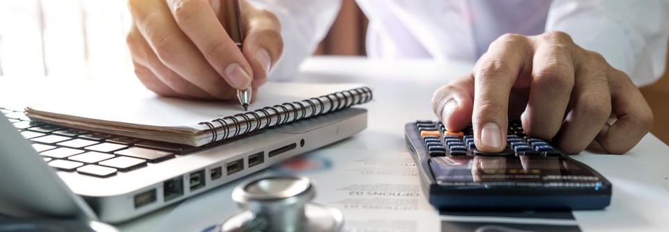 Zulassungsentzug: Internist schickte fünf Jahre keine Quartalsabrechnungen