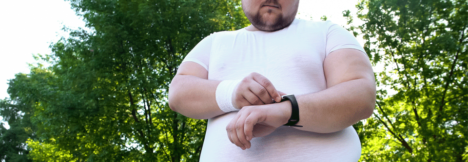 Übergewichtig, chronisch krank und Sportmuffel – Helfen Gesundheits-Wearables beim Abnehmen?