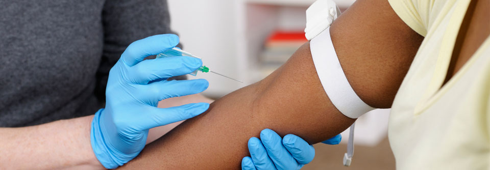 Der Bluttest soll verhindern, dass Blutprodukte wie Anti-D-Immunglobin unnötig gegeben werden. 