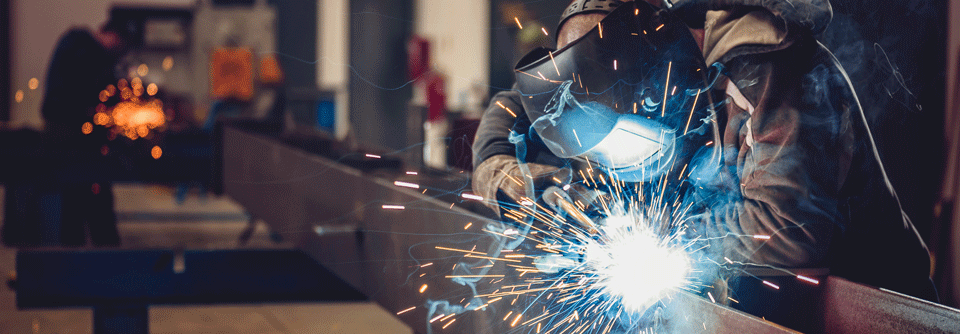 Die Belastung mit Quarzfeinstaub ist insbesondere für Arbeiter in Metallindustrie, Baugewerbe und Landwirtschaft hoch.