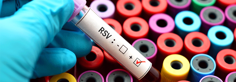 Auch ältere Patienten können sich mit RSV infizieren – die Erkrankung ist für sie aber in der Regel ungefährlich.