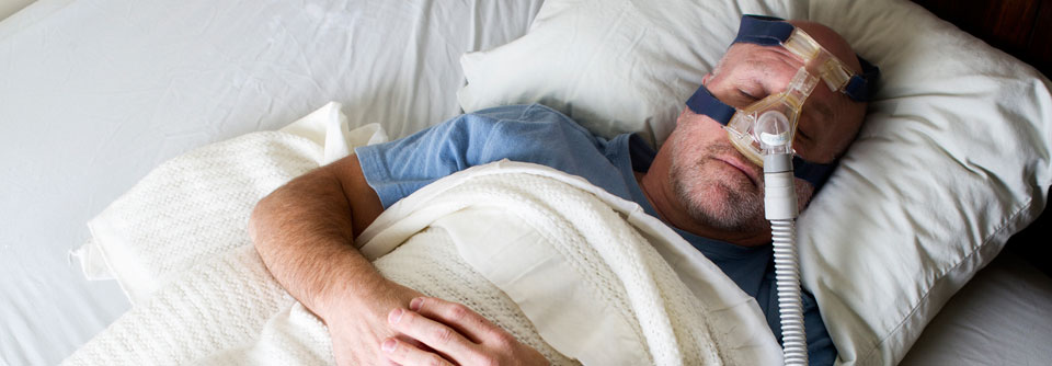 Schlafapnoe-Patienten, die eine CPAP-Maske verwenden, können damit nicht nur besser schlafen und atmen, sondern auch ihre Kognition erhalten.