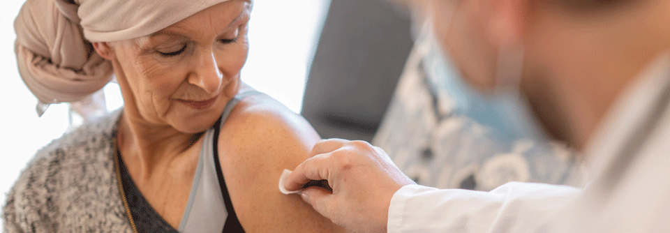 Die Impfrate von Tumorpatienten liegt niedriger als in der Allgemeinbevölkerung – trotz erhöhten Risikos, an impfpräventablen Infektionen zu erkranken.