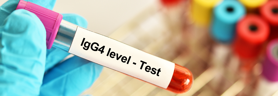 Ein erhöhtes Serum-IgG4 ist für die Diagnose 
nicht erforderlich.