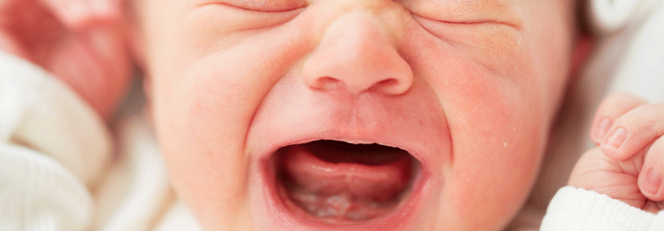 Dreimonatskoliken können dem Baby und seinen Eltern die erste gemeinsame Zeit zur Hölle machen.