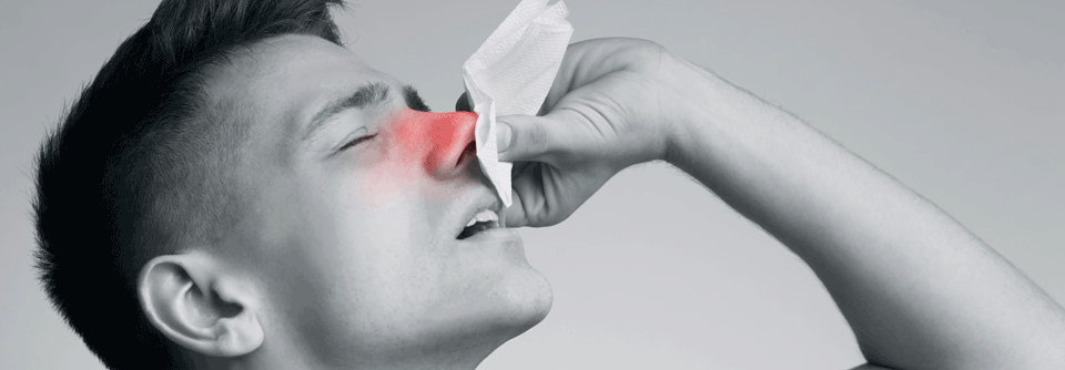 Da etablierte Therapiemöglichkeiten bei chronischer Rhinosinusitis mit Nasenpolypen (CRSwNP) sind nicht ohne Probleme sind, kommen seit einiger Zeit bei der CRSwNP vermehrt Biologika zum Einsatz. 