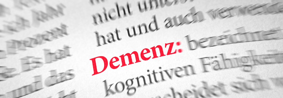 Verschiedene Untersuchungen haben Assoziationen mit Markern von Neurodegeneration und vaskulärer Hirnschädigung, aber auch mit minimaler zerebraler Insuffizienz und Demenz gezeigt.
