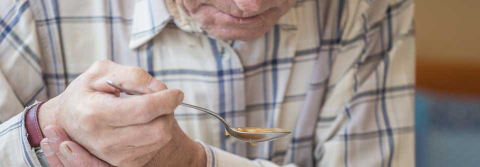 Parkinson: Auch Dysphagie kann auf L-Dopa ansprechen Schluckbeschwerden können ein frühes Symptom der Parkinson-Erkrankung sein.