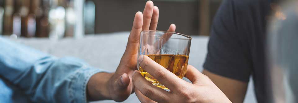 In Schottland konnte durch eine Erhöhung der Preise für Alkoholika die  alkoholbedingte Todesfallrate um 13 % gesenkt werden.