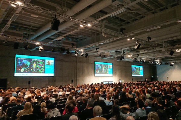 Bei der Keynote-Lecture von Prof. Dr. Uğur Şahin zur mRNA-Toolbox in der Krebstherapie blieb kaum ein Stuhl unbesetzt.