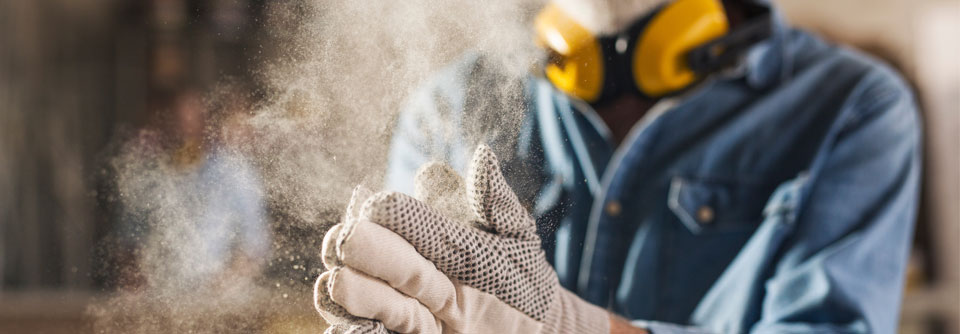 Belastungen durch Staub im Berufsalltag erhöhen das Risiko für die Entwicklung von Asthma und COPD.