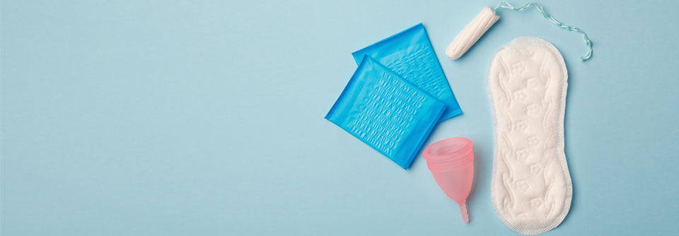 Neben Binden und Tampons nutzen Frauen inzwischen eine Vielzahl weiterer Hygieneprodukte.