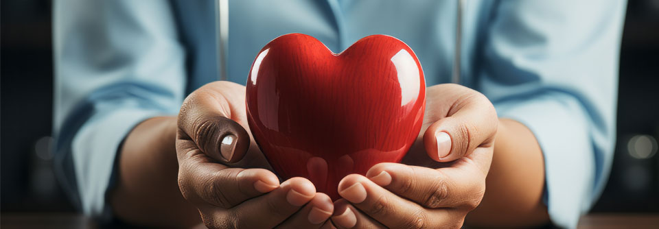 Bei chronischer Herzinsuffizienz sollten vier wichtige Medikamente zum Einsatz kommen.