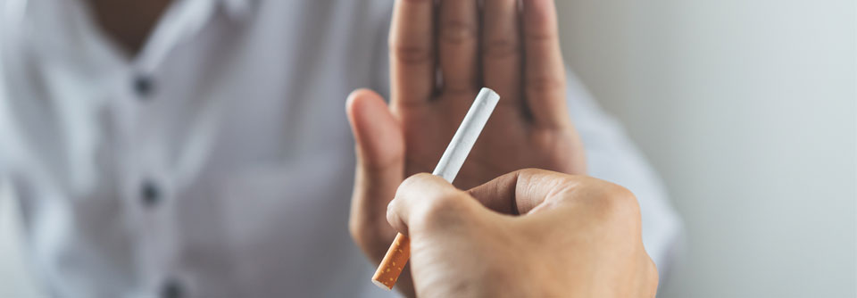 Unerklärlicherweise ist die Häufigkeit von Zweittumoren bei Niemals-Rauchern deutlich höher als bei (Ex-)Rauchern.