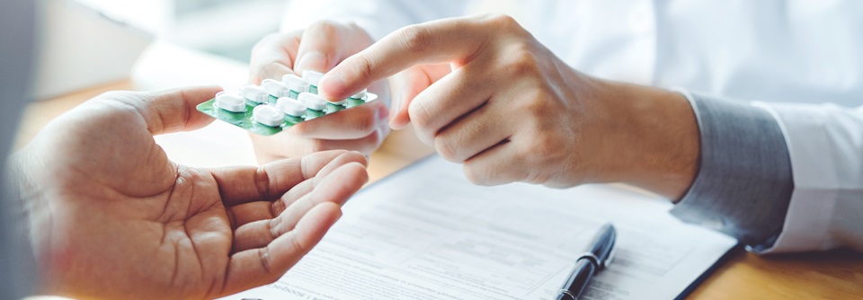 Pharmakotherapie der Depression: Leitfaden für die Hausarztpraxis Bei leichten bis mittelgradigen Depressionen empfiehlt sich grundsätzlich eine Monotherapie mittels Psycho- oder Pharmakotherapie.