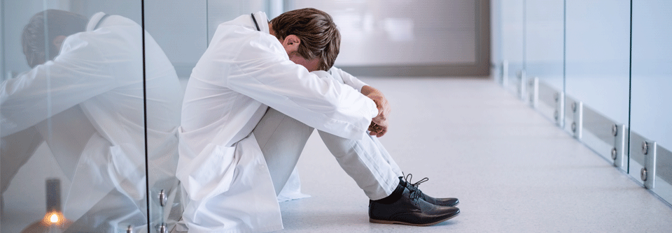 Burnout: Depressive Ärzte 24 % der Ärzte geben in der Umfrage an, dass sie unter Depressionen und depressiven Verstimmungen leiden.