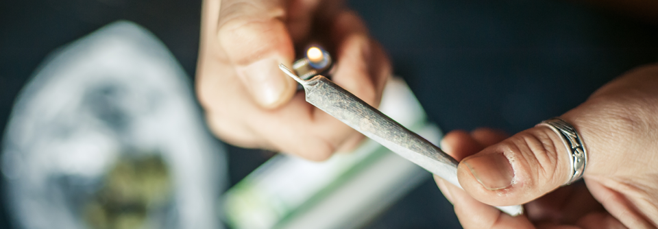 Ungewöhnliche Ursache für pädiatrische allergische Beschwerden Durch den Cannabiskonsum des Vaters entwickelte ein zwölfjähriger Junge gesundheitliche Beschwerden.