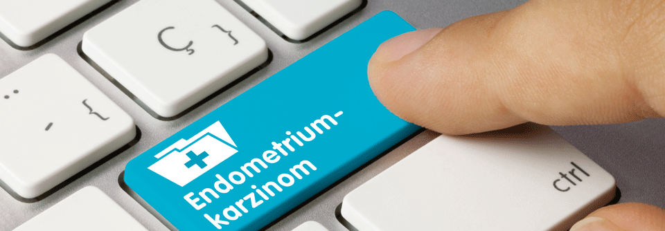 Endometriumkarzinom: Doppel (er)hält besser Kombination aus PARP-Inhibition und Immuntherapie senkt Mortalitätsrisiko und verlängert PFS bei pMMR-Endometriumkarzinom.