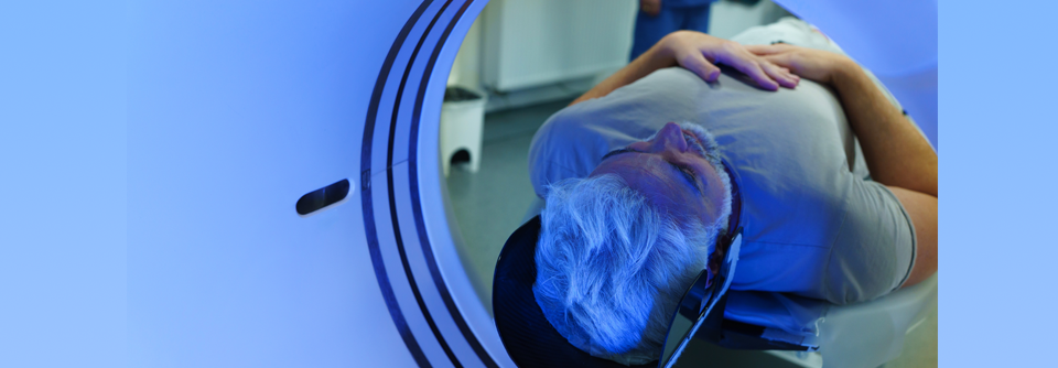 Was tun bei intrazerebraler Blutung? Von Thrombokonzentraten bis Antagonisierung Tranexamsäure zeigte nach spontaner ICB keinen Einfluss auf die HE, reduzierte aber die Frühmortalität und das Risiko von Komplikationen stärker als Placebo