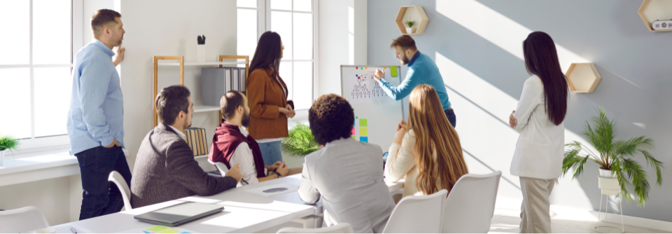 Von der chaotischen Plauderrunde zum effizienten Teammeeting Meetings in der Praxis können nerven – oder echte Fortschritte bringen. Damit sie nicht ausufern oder ergebnislos bleiben, braucht es klare Strukturen und gute Moderation. Mit diesen Tipps gestalten Sie Besprechungen effizient, produktiv und angenehm für alle Beteiligten.