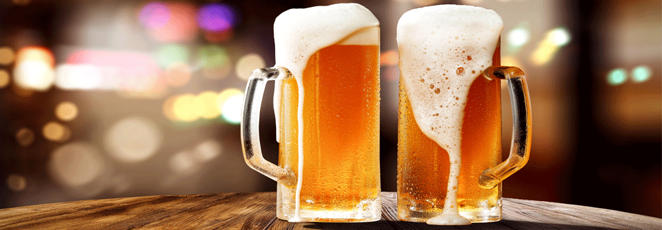 Ein regelmäßiger Konsum von mehr als 100 Gramm Alkohol pro Woche verkürzt das Leben erheblich. Das hat ein internationales Forscherkonsortium herausgefunden.