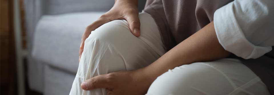 Knieprothesen: Komplikationen durch zu viele Kilos Ab einem BMI von 40 steige das Risiko für Komplikationen exponenziell an.