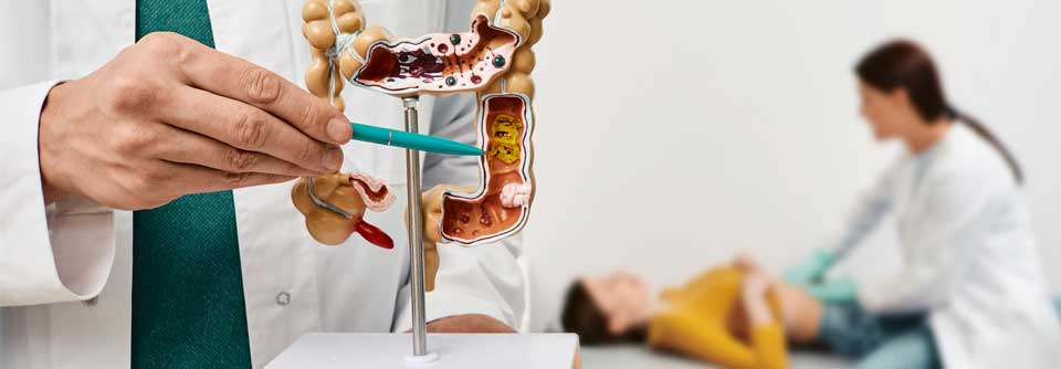 Mehr als 42 % der in der Studie befragten Darmkrebs-Betroffenen hatten das Gefühl, dass ihre Beschwerden vom Hausarzt nicht ernst genommen wurden.