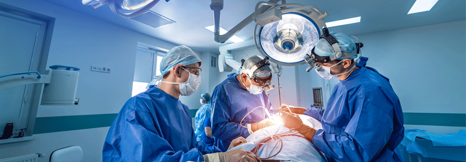 Bei 38 %  der stationär in allgemeinen Krankenhäusern behandelten Patienten wurde im Jahr 2015 eine Operation durchgeführt.