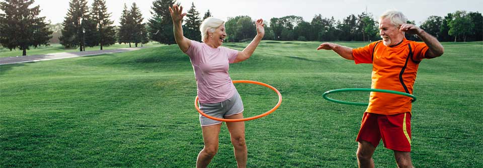 Sport im Alter: Körperliche Aktivität halbiert Sterblichkeit Laut Deutscher Gesellschaft für Kardiologie bestätigt die Studie altersunabhängig die Bedeutung ausreichender körperlicher Aktivität.
