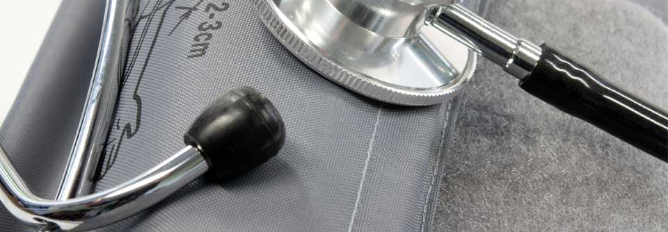 Schwankt der systolische Blutdruck über längere Zeit stark, geht dies mit einer gesteigerten Gesamtmortalität einher.