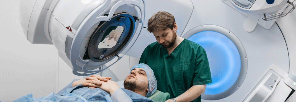 Kraniospinale Radiotherapie verbessert Prognose bei Meningeosis neoplastica Das neue Verfahren soll den gesamten Leptomeningealraum abdecken und gleichzeitig gesundes Gewebe weniger schädigen.