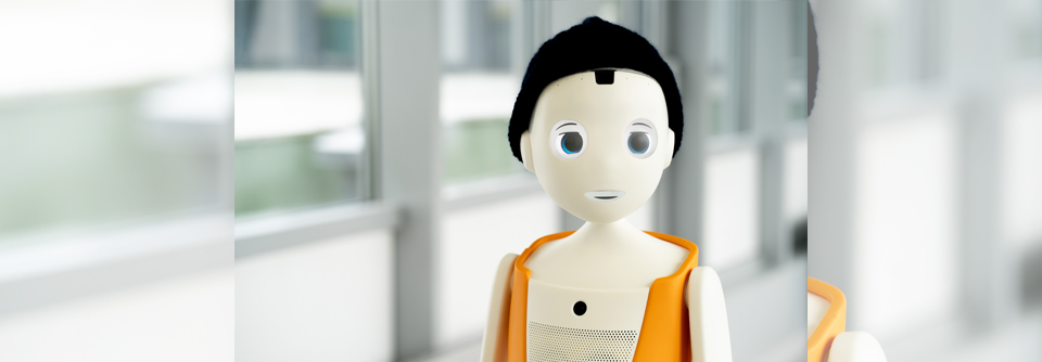 Klinikum testet sozialen Pflegeroboter Der soziale Pflegeroboter beherrscht verschiedene Spiele wie Wortkette und Wahrheit oder Lüge, kann Geschichten erzählen und Gedichte vortragen.