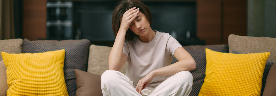 ME/CFS und Long COVID: Fehlende Anlaufstellen, lange Diagnosen und fehlende Therapiemöglichkeiten verschärfen die Versorgungslücke für Betroffene.