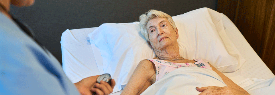 Bei älteren Krebspatienten mit kognitiven Einschränkungen müssen Delir, Demenz und Polypharmazie unterschieden werden.