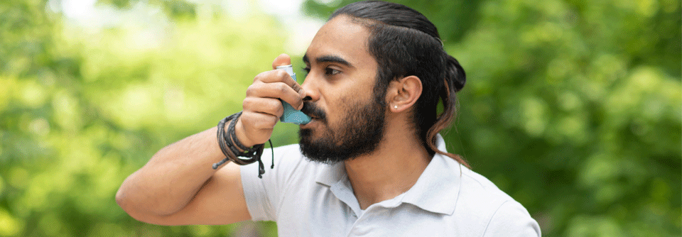 Eine Therapie mit Biologika kann bei schwer asthmakranken Menschen offenbar das Risiko für die Gesamtmortalität und kardiovaskuläre Erkrankungen senken.