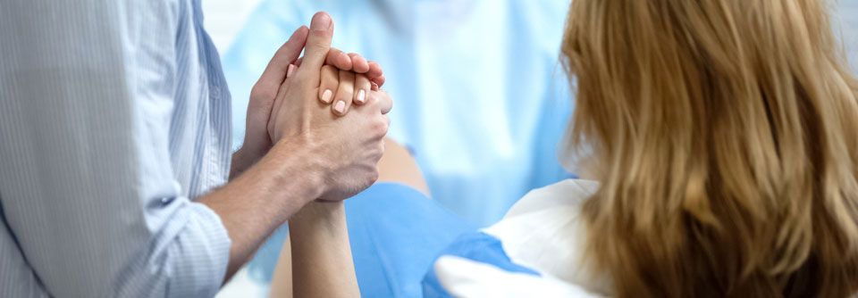 Schwangerschaftskomplikationen wie Präeklampsie erhöhen das Risiko für einen frühen Schlaganfall – selbst viele Jahre nach der Geburt.