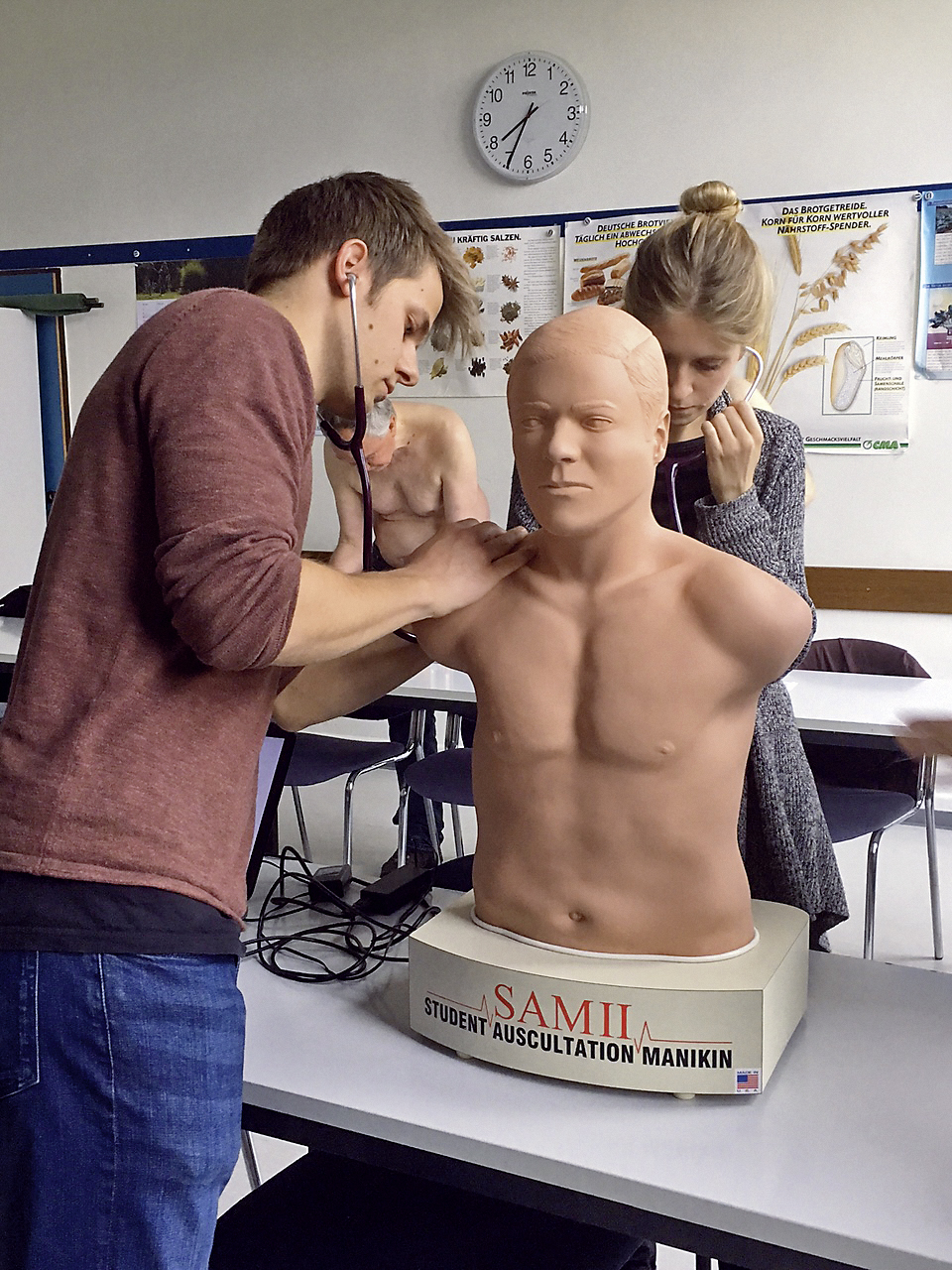 Was hören Sie? Auskultieren am Dummy