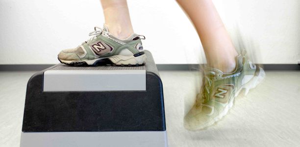 Es spricht vieles dafür, dass der positive Effekt der körperlichen Aktivität auf eine Reduktion des Bauchfetts und damit auch auf einen verbesserten Körperstoffwechsel zurückzuführen ist.