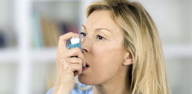 Asthma: 3,5 Millionen Asthmatiker … Die höchsten Krankheitsraten finden sich bei Jungen bis 14 Jahren und bei älteren Frauen ab 70 Jahren.