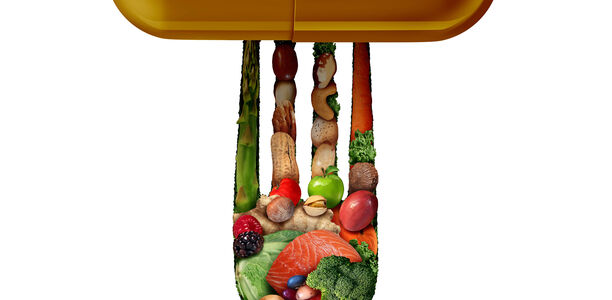 Selbstmedikation: Vitaminpillen sind beliebt Bei gesunden Menschen, die sich ausgewogen und abwechslungsreich ernähren, kommt eine unzureichende Aufnahme von Vitaminen nur sehr selten vor.