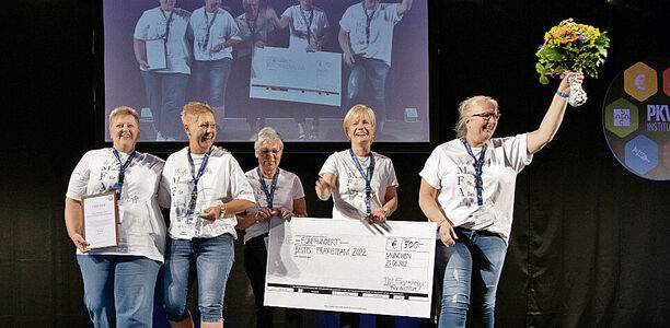 Teamarbeit: Außergewöhnliche Teams ausgezeichnet Das knappe Rennen um den MFA-Award machte das Team der Landarztpraxis Dr. Stefan Rühlmann mit Standorten in Heringen (Osthessen) und Dankmarshausen (Thüringen).