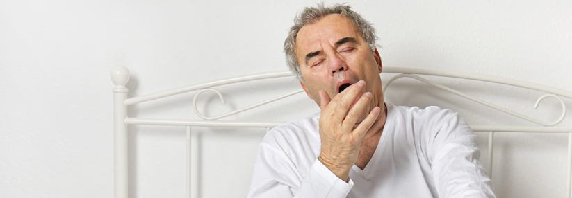 Trotz L-Thyroxin fühlen sich viele ältere Patienten mit Hypothyreose müde und schlaff.