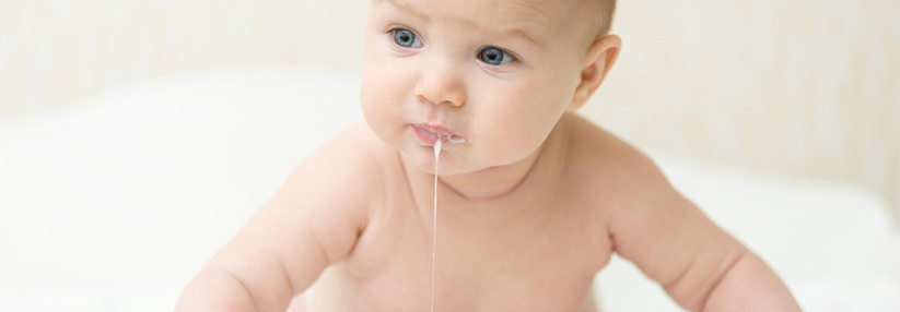 In den allermeisten Fällen besteht beiim gastroösophagealen Reflux bei Babys kein Grund zur Sorge.