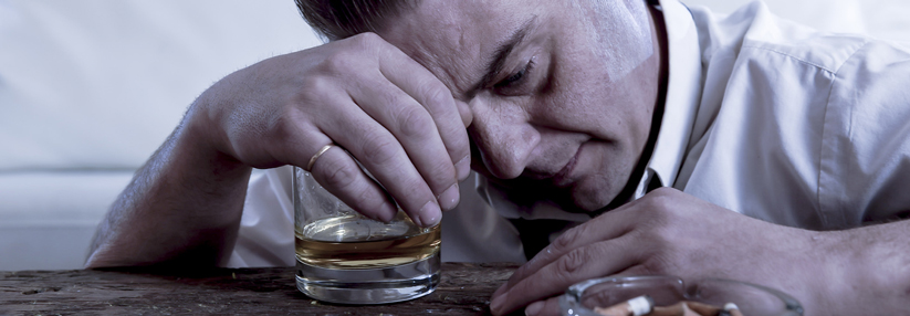 Neben den direkten Schäden durch Toxine sorgt die weit verbreitete Mangelernährung bei Alkoholikern für Defizite.