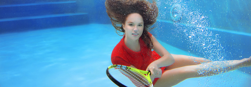 Laut einer finnischen Studie reduzieren Sportarten mit Schläger, Schwimmen und Aerobic die Mortalität mehr als Joggen.
