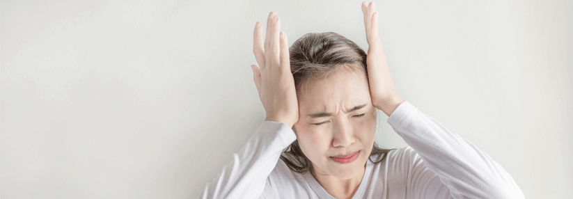 Für die Migräne sind Anfälle mit heftigen, oft einseitigen und pulsierend-pochenden Kopfschmerzen typisch.